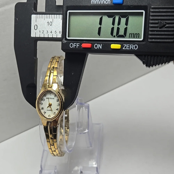 Womens Waltham Diamond Classic 17mm Oval Gold Tone MOP Watch WAW047 New Battery - Picture 5 of 10